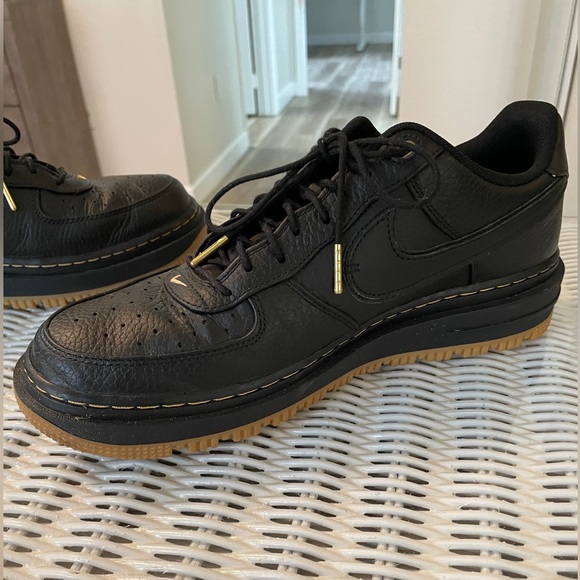 Nike Men's Air Force 1 Luxe - Picture 12 of 12